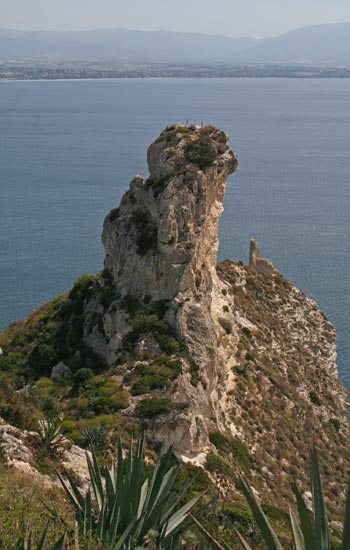 Cagliari, promontorio calcareo della Sella del diavolo 